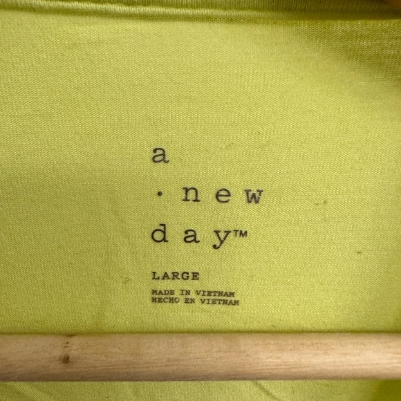 A new day tissue tank top - L - Picture 2 of 2